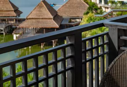 DoubleTree by Hilton Lakeside - 70