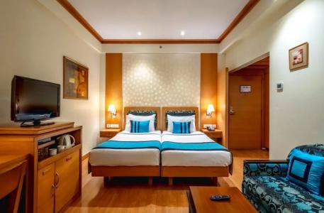 Kenilworth, Kolkata - 24