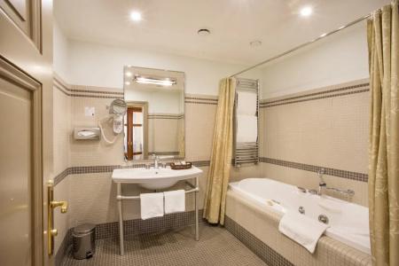 Iron Gate & Suites - 72