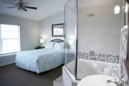 Parc Corniche Condominium Suites - 78