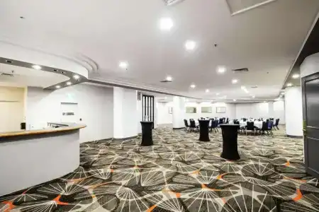 Hilton - 1