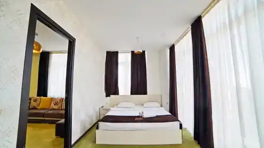 Mardi Plaza - 45