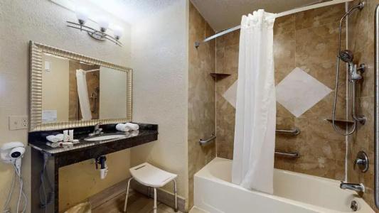 Days Inn by Wyndham Orlando Downtown - 22