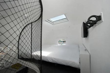 Botel - 29