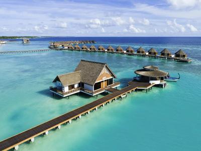 Mercure Maldives Kooddoo Resort - 21