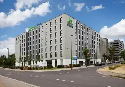Holiday Inn Express Airport - 0