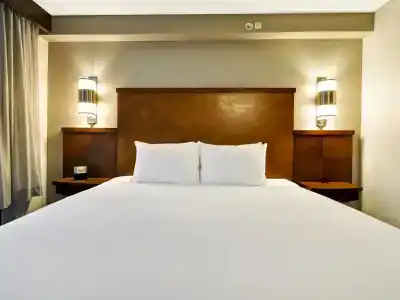 Hyatt Place Uptown - 40