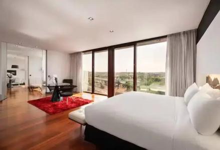 Hilton Madrid Airport - 94
