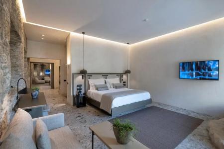 Aeonic Suites and Spa - 70