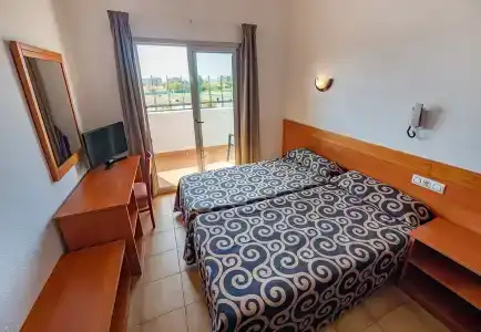 Santa Susanna Resort - 8
