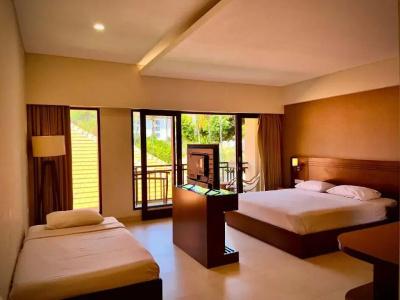 Yulia Beach Inn Kuta - 81