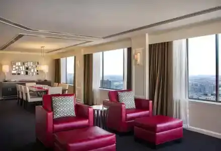 Doubletree by Hilton Los Angeles Downtown - 82