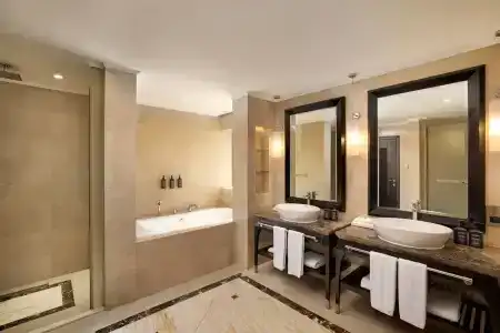 Sheraton Sharjah Beach Resort and Spa - 78