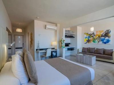 Ons Oceanfront - 120