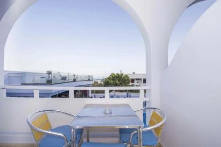 Blue Waves Suites & - 138