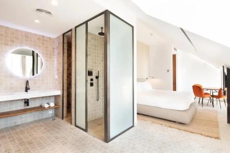 Atocha Madrid, Tapestry Collection by Hilton - 82