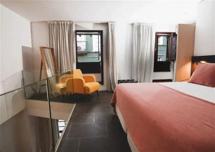 Suites 1478 - 35