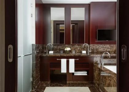 Ritz-Carlton - 50