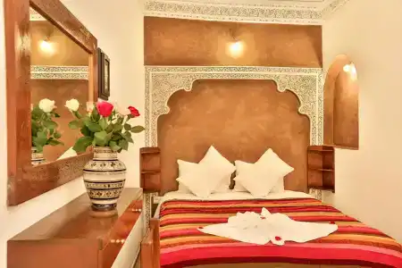 Riad Nakhla - 37