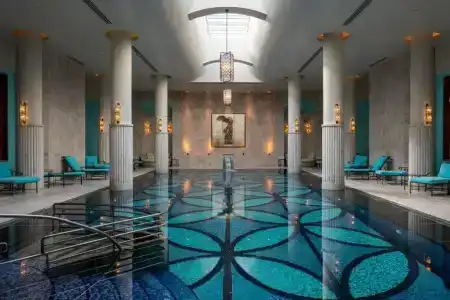Four Seasons Istanbul at the Bosphorus - 10