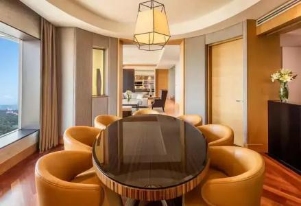 Hilton - 80