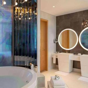 Sls Dubai & Residences - 111