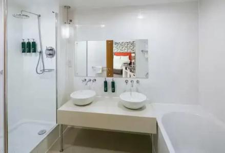 DoubleTree by Hilton Manchester Piccadilly - 39