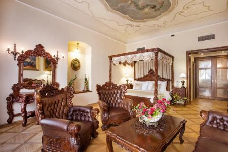 Iron Gate & Suites - 68