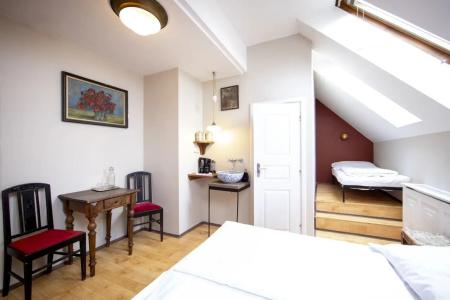 Sir Toby's Hostel - 60
