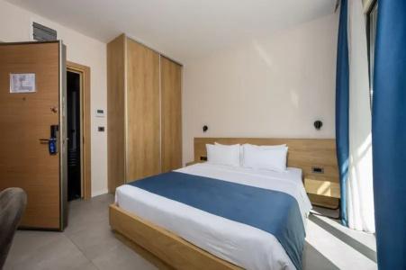 Royal Blue & Residences - 95