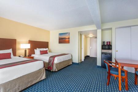 Ramada Plaza by Wyndham Virginia Beach - 48