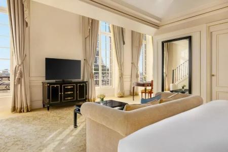 Shangri-La Paris - 63