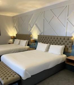 The Queen at, BW Premier Collection - 71