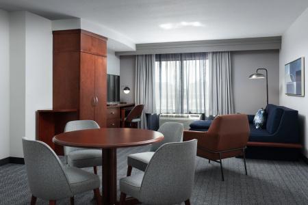 Courtyard by Marriott at Old Town - 7