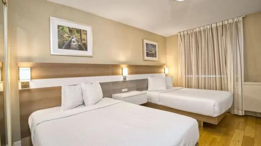 Town Inn Suites - 81