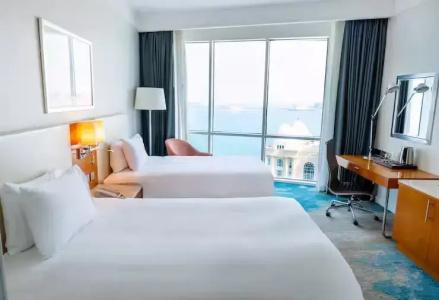 Hilton - 47