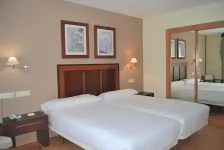 Santiago León - 42