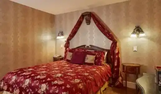 Queen Anne - 80