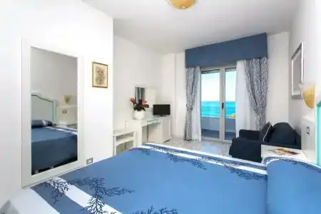 Ferretti - 3
