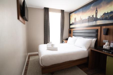 London Court - 47