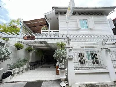 Ban Thungdang Boutique - 10