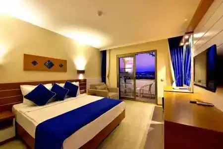 Jasmin Beach - 56