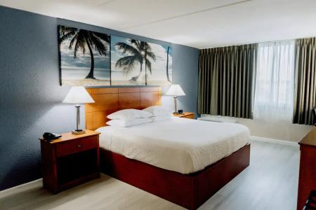 Days Inn by Wyndham Miami International Airport - 41