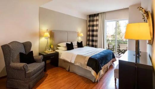 Best Western Plus Embassy - 58