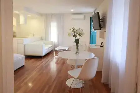 Divota Apartment - 196