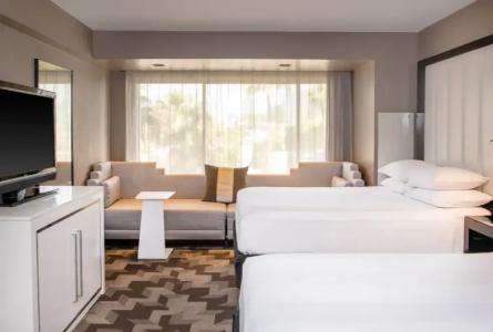 Beverly Hills Marriott - 80