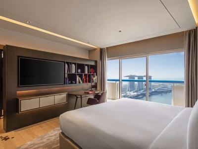 Swissotel The Stamford - 98