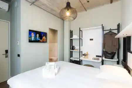 Boutique Lumiere - 18