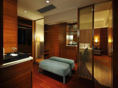 Holiday Inn Qingdao City Center, An Ihg - 82