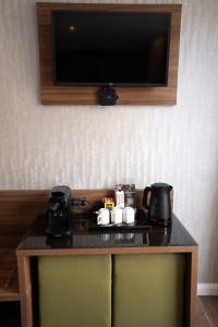 London Court - 72
